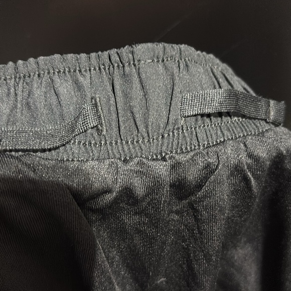 Nike Dri-Fit Running Short panty lined,elastic drawstring waist,mesh side panels - Picture 5 of 9